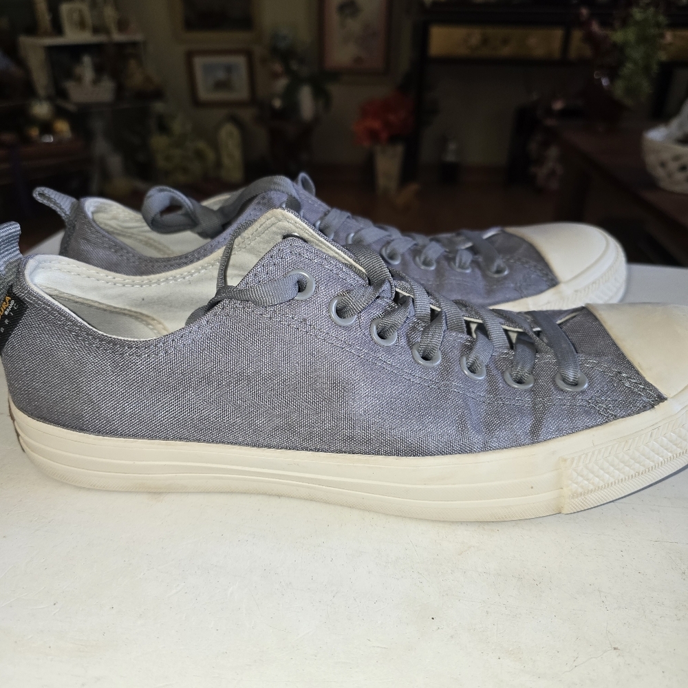 Convers Stylish Gray Canvas Sneakersmens Size 9.5 Great Shoe!! - Picture 7 of 12